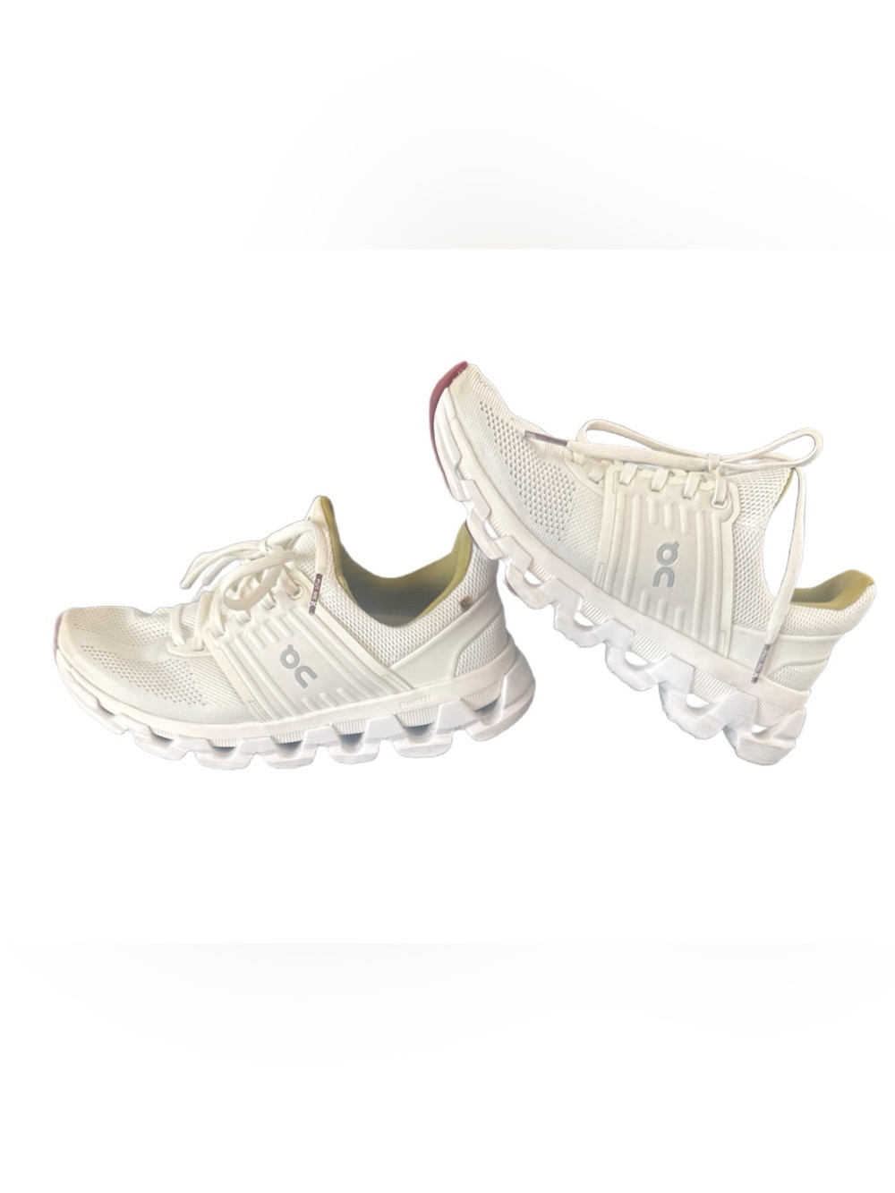 On Running White Women's Cloudswift Sneakers 6.5